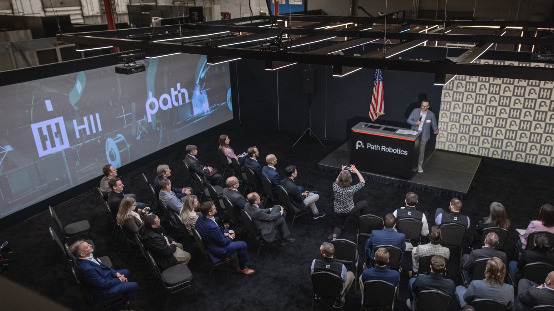 HII MOU Event - Path Physical AI for Manufacturing applied to Shipbuilding